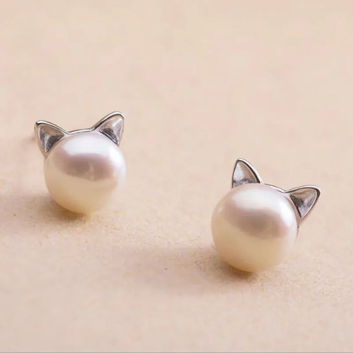 Cat Elegance Pearl Earrings