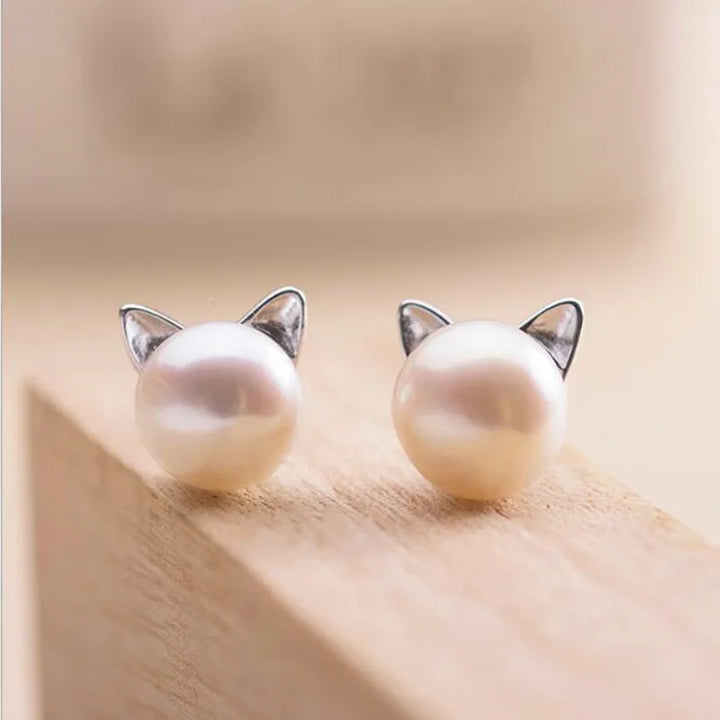 Cat Elegance Pearl Earrings